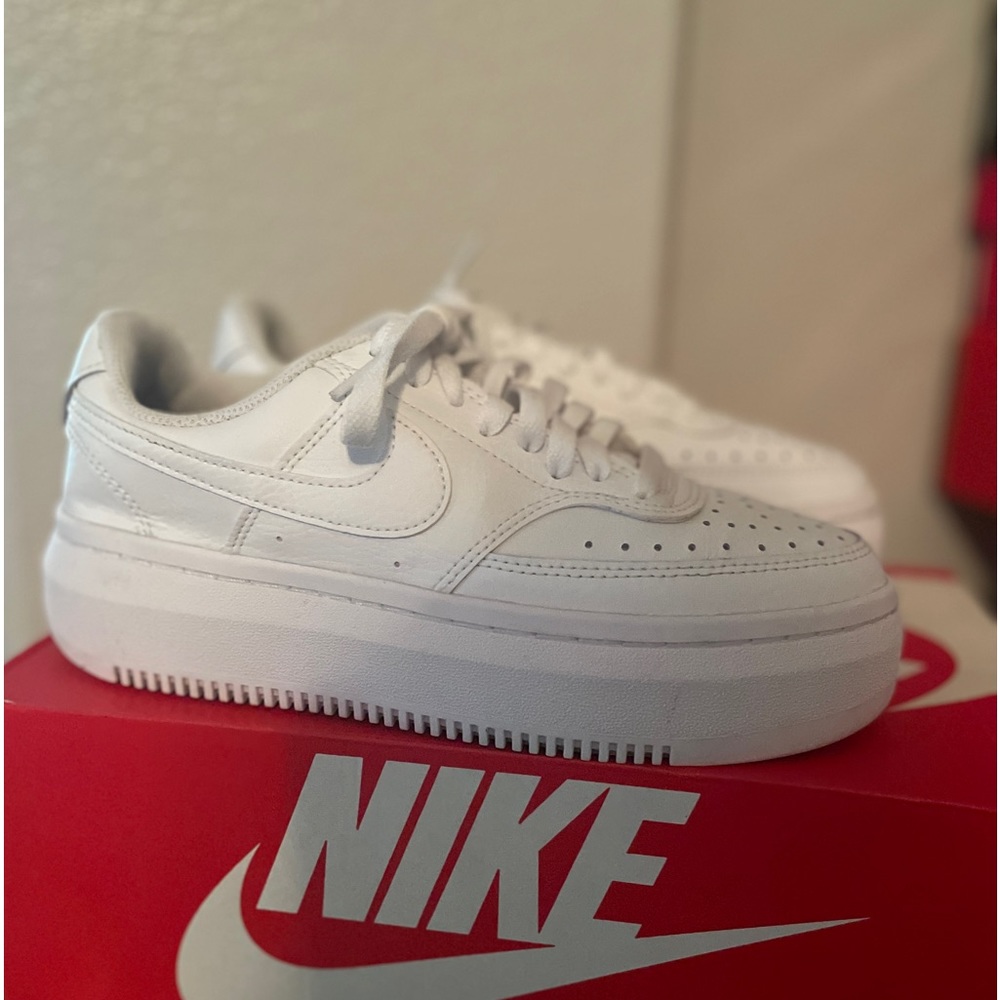 White Womens Air Max Command 7.5
